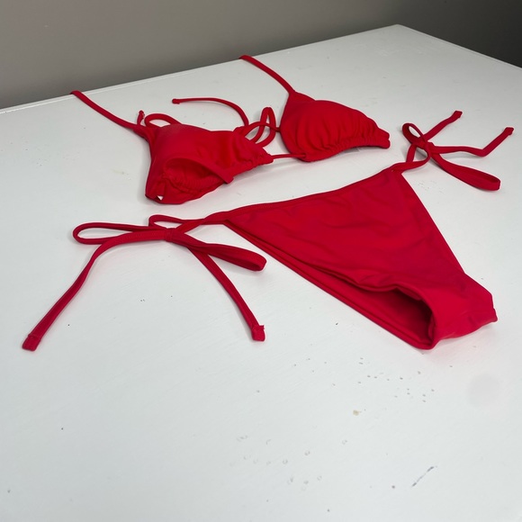 Target Red Bikini - Picture 4 of 5